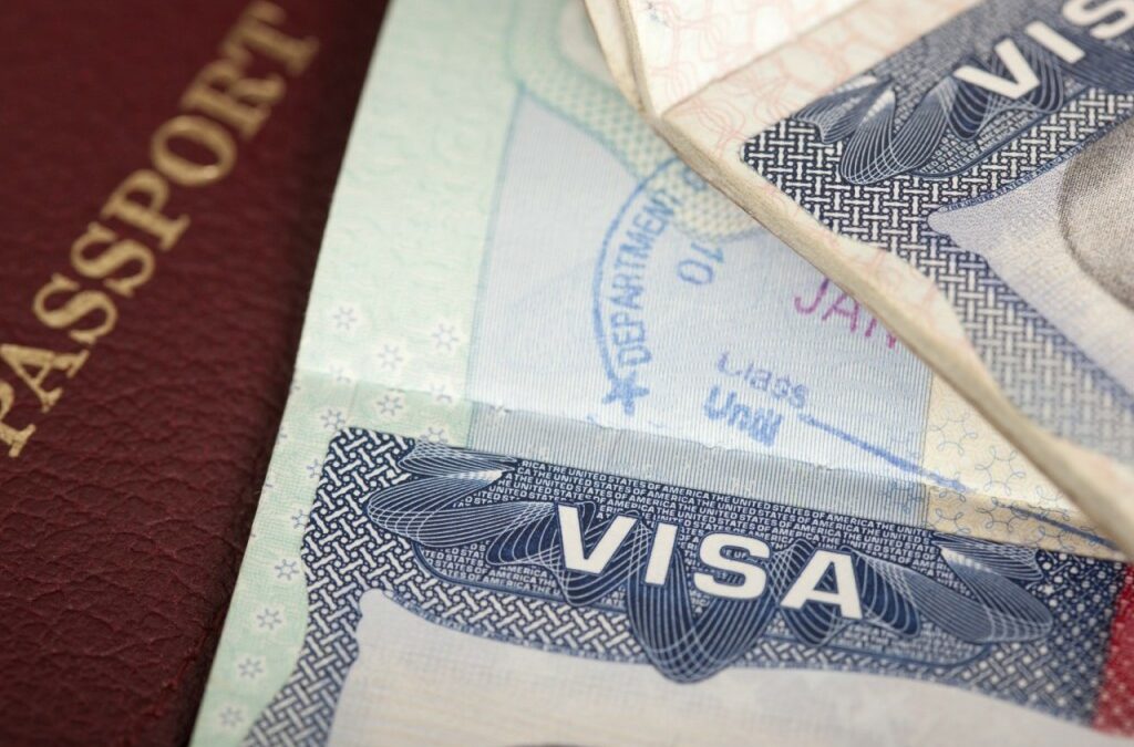 Trump dificulta el acceso a visas a trabajadores extranjeros altamente calificados