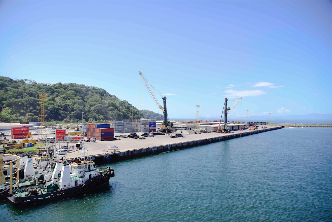 Costa Rica: Puerto Caldera estrena maquinaria y patios de contenedores refrigerados