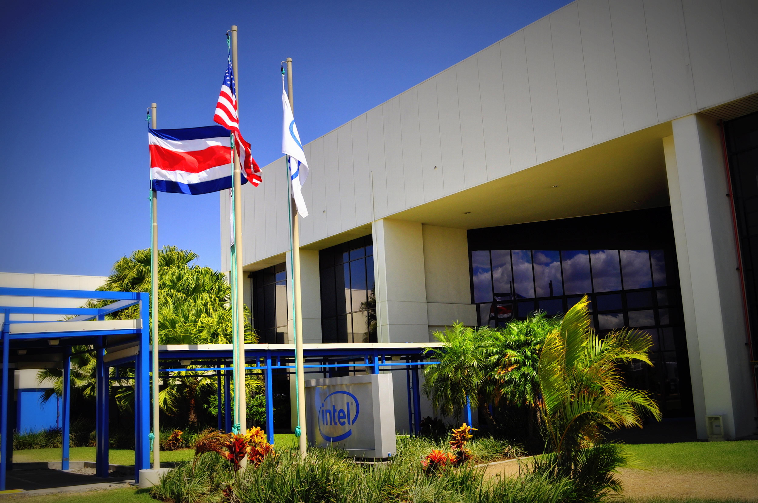 Intel costa rica. Коста Рика завод Интел. Гос здание Коста Рики. Фабрики Intel в Коста Рике. Завод Intel в Коста Рике.