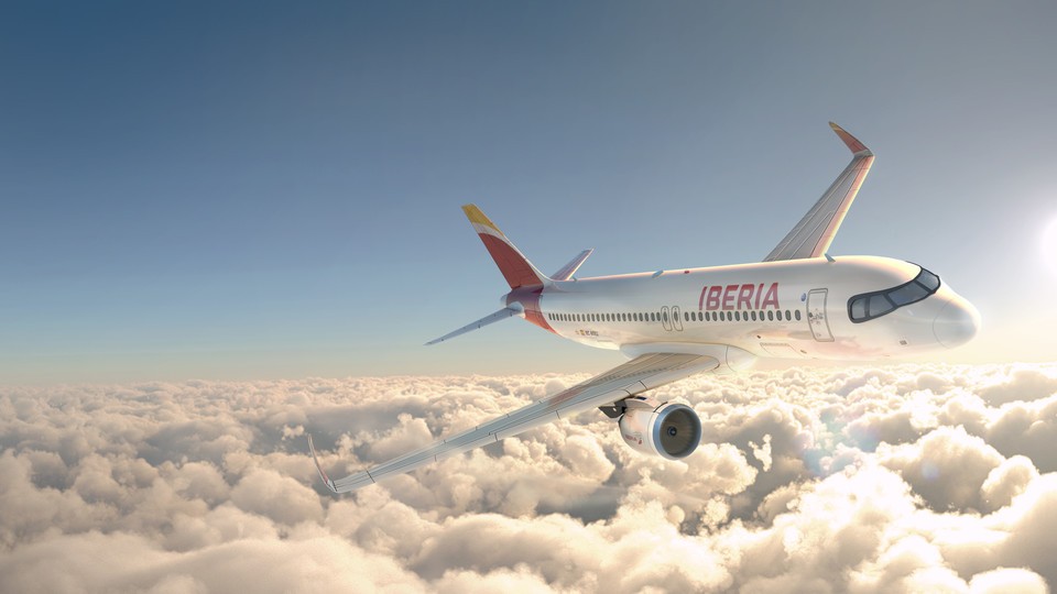 Iberia superará los 300 vuelos semanales con América Latina