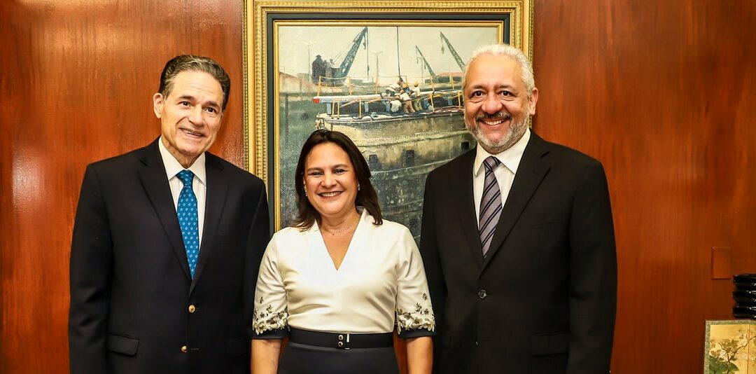 Ilya Espino de Marotta asume como la primera mujer subadministradora del Canal de Panamá