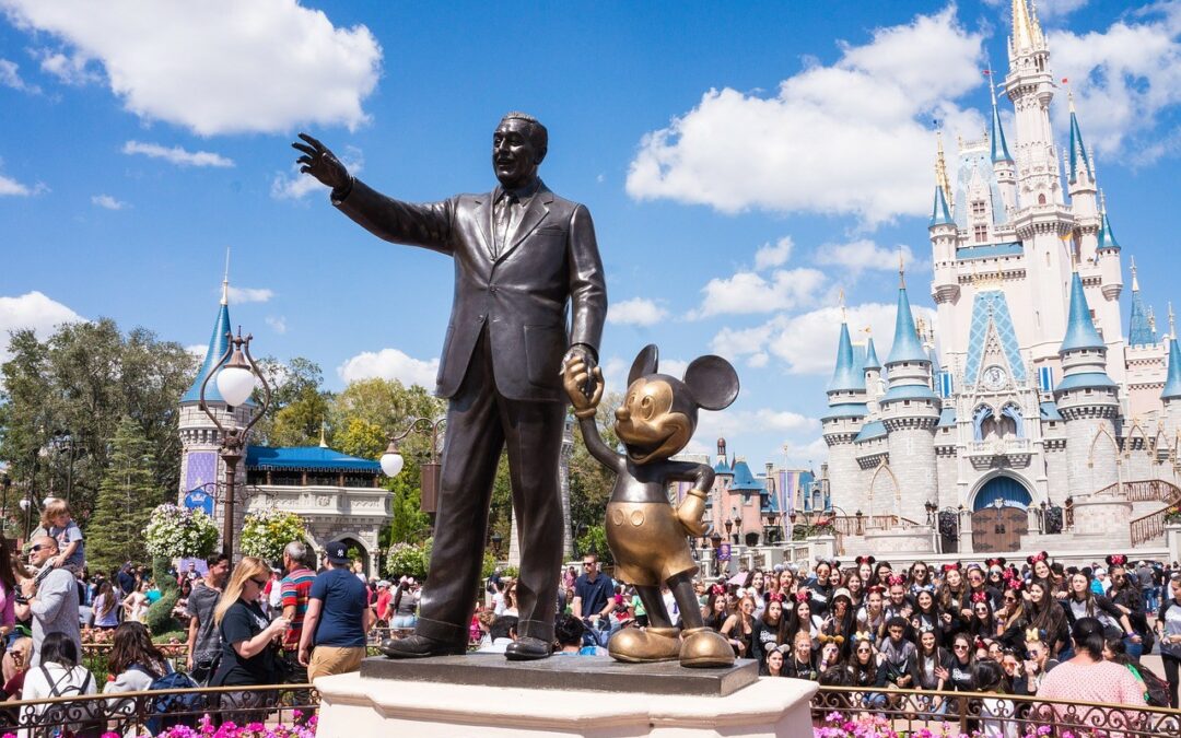 El pulso entre Disney y DeSantis escala con demanda al gobernador de Florida