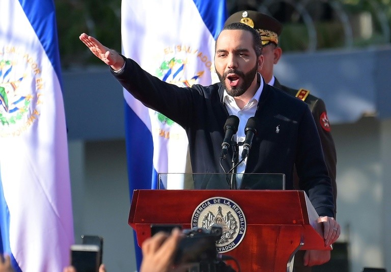El Salvador está a poca distancia de convertirse en una dictadura, según Human Rights Watch