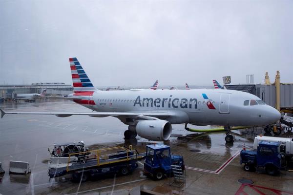 American y United cancelan vuelos a Hong Kong por medidas a la tripulación