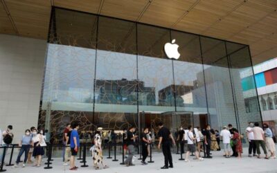 Apple ignora la guerra comercial y abre en Pekín su tienda más grande de Asia