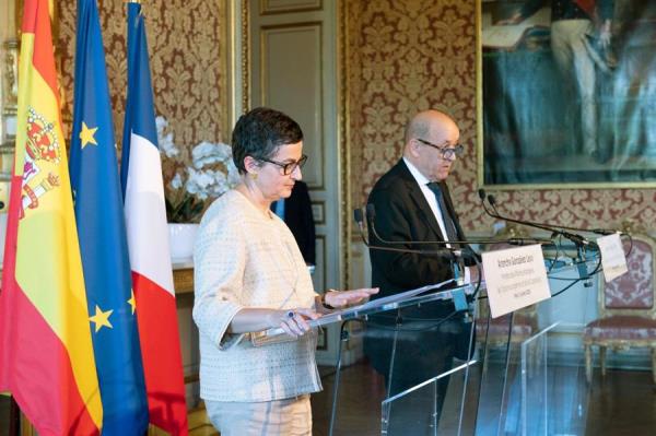 España firmará con Francia su primer convenio de doble nacionalidad en Europa
