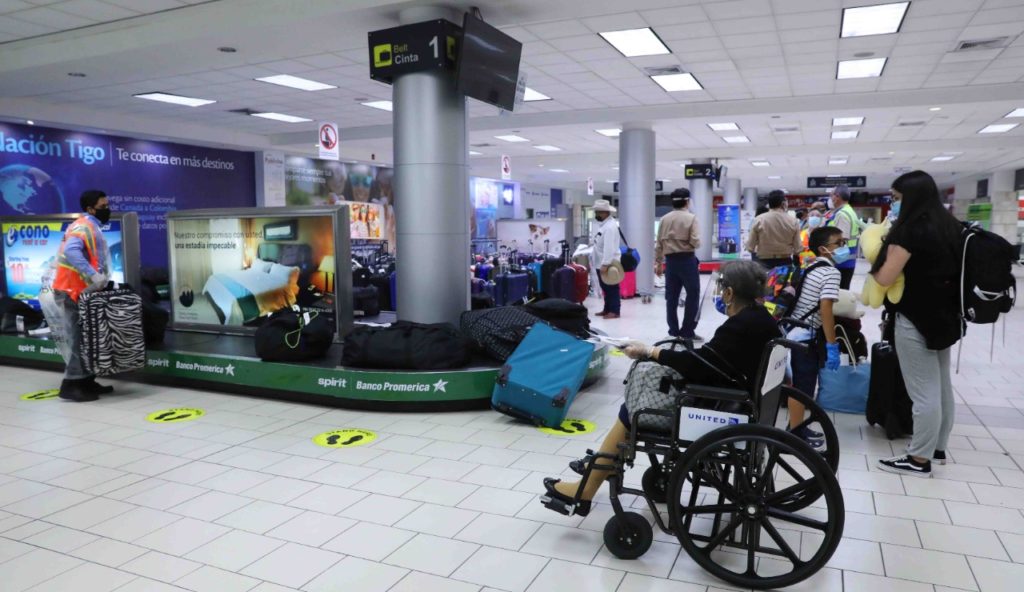 Honduras reabrirá sus aeropuertos a vuelos nacionales e internacionales este mes