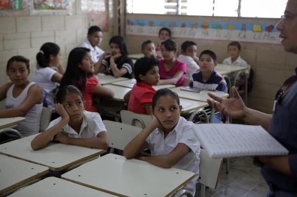 Unicef y Canadá apoyan a El Salvador para crear ambientes educativos seguros