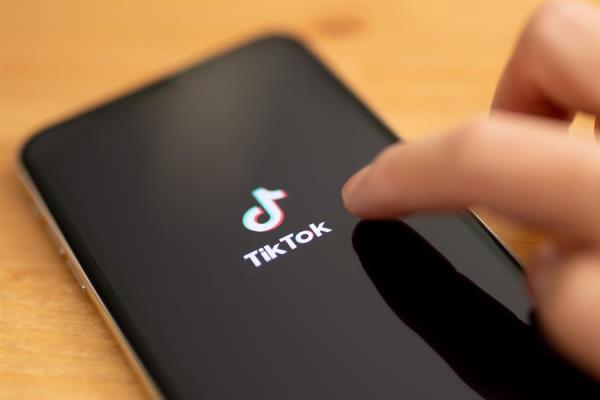 TikTok suspende la transmisión de vídeos en vivo en Rusia
