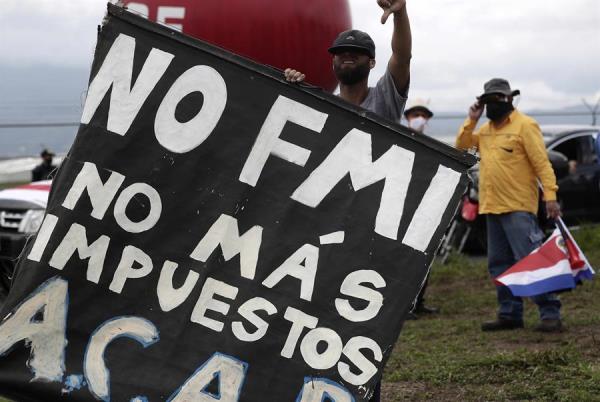 Ministra de Costa Rica renuncia disgustada por la negociación con el FMI