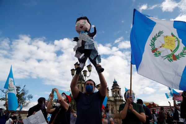Estudiantes y campesinos de Guatemala mantendrán la lucha contra el Gobierno