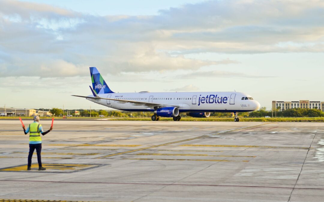 Aerolíneas JetBlue y Spirit aseguran que su fusión «impulsa la competencia»