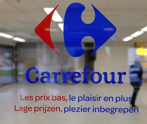 Cadena francesa Carrefour y el canadiense Couche-Tard negocian una posible fusión