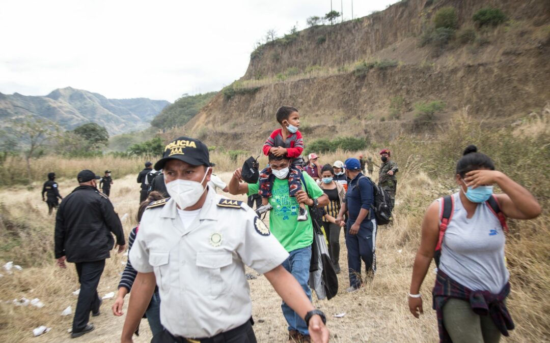 Deportación de hondureños indocumentados disminuye en 42,4 % en 2021