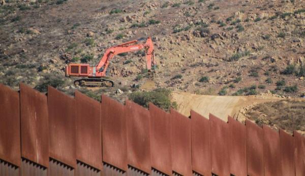 EE.UU.: Cesa la construcción del muro fronterizo; activistas esperan paro permanente
