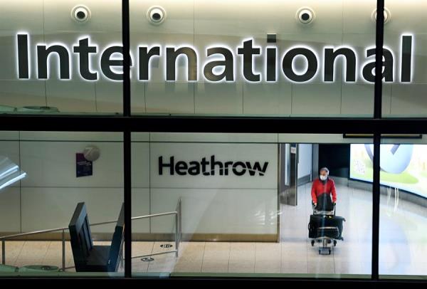 Reino Unido está dispuesto a facilitar «pasaportes» de vacunación para viajar