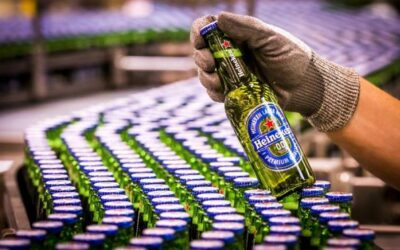 Heineken recortará 8.000 empleos para reducir los costes tras caer su facturación