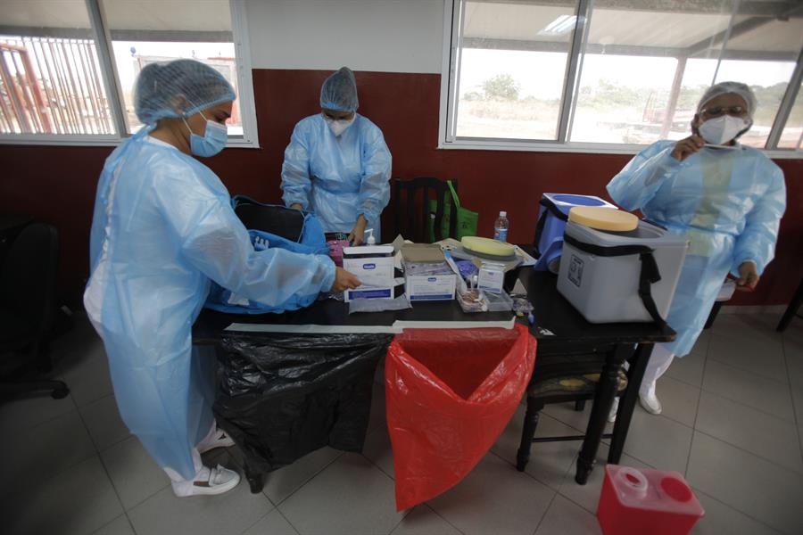 Lenta inmunización en Centroamérica por retraso en entrega de dosis anticovid