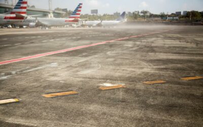 Guatemala reabre aeropuerto tras 24 horas de cierre por erupción volcánica