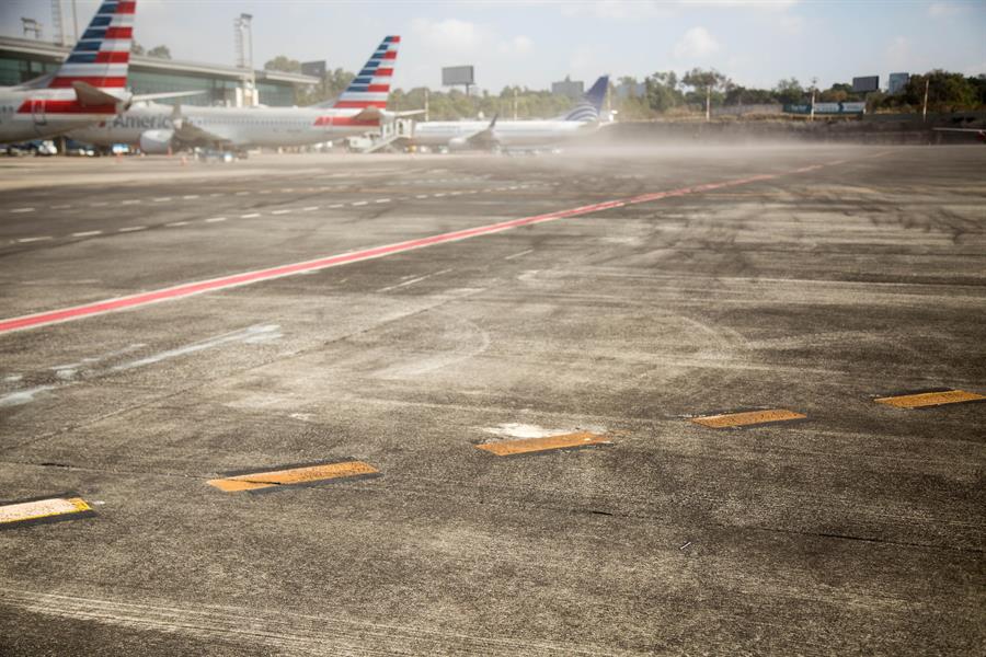 Guatemala reabre aeropuerto tras 24 horas de cierre por erupción volcánica