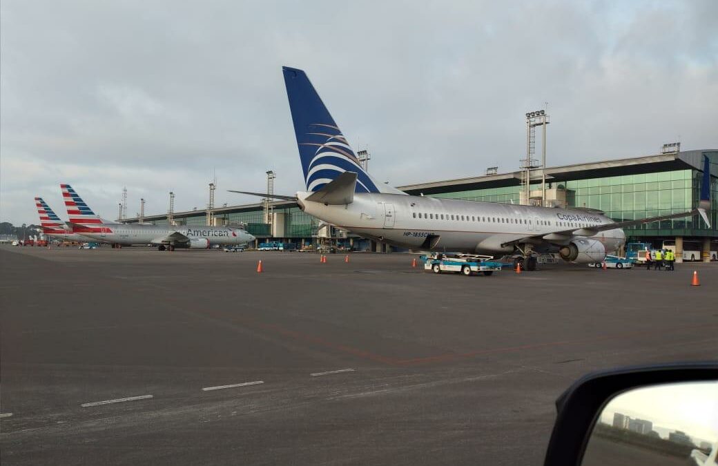 Guatemala cierra el aeropuerto La Aurora por caída de ceniza del volcán Pacaya