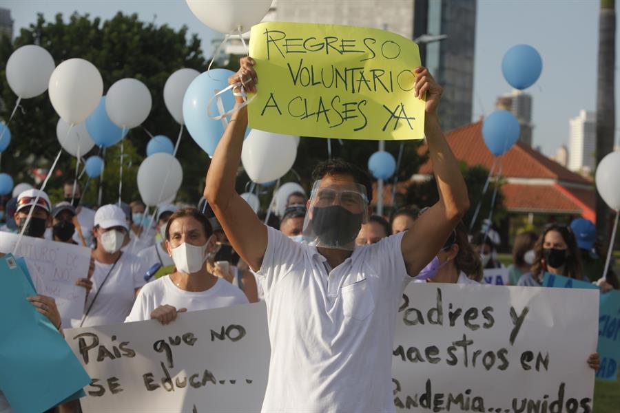Un 77 % de los estudiantes de Panamá desea regresar a las aulas