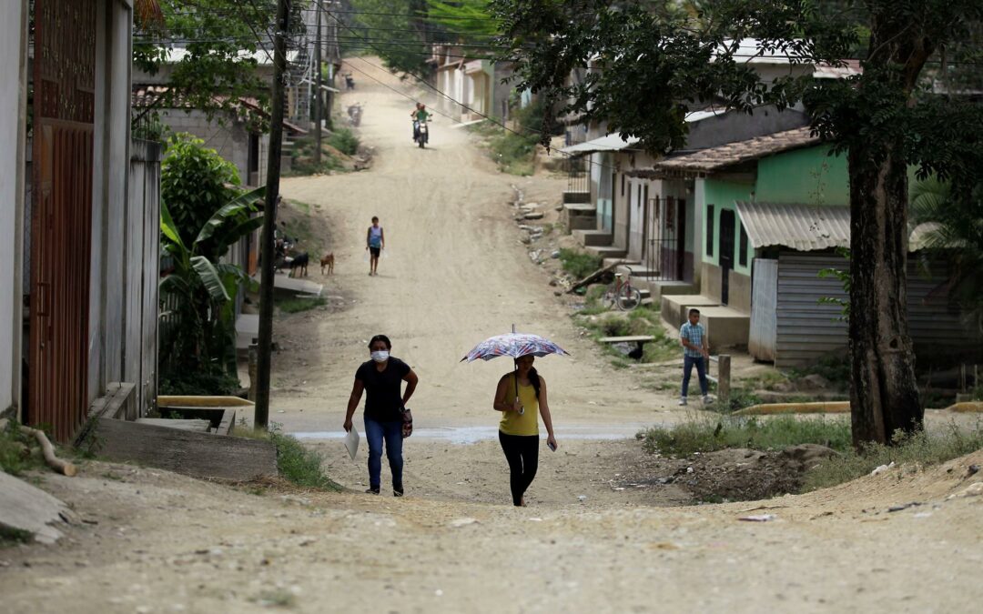 Migrantes abren una nueva ruta para ingresar a Honduras rumbo a EE.UU.