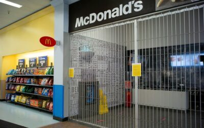 McDonald’s cierra la mayoría de restaurantes en supermercados Walmart de EE.UU.