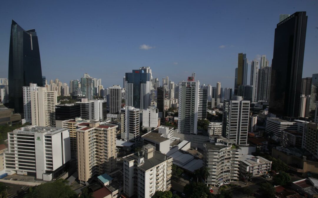 Panamá confía en la inversión privada para reactivar el sector construcción