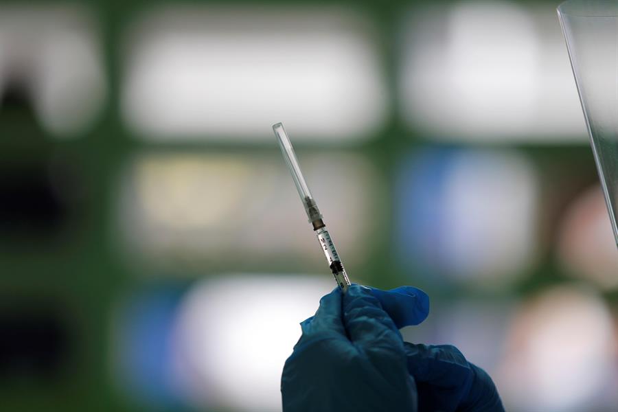 Panamá aprueba el uso de emergencia de la vacuna china Sinovac