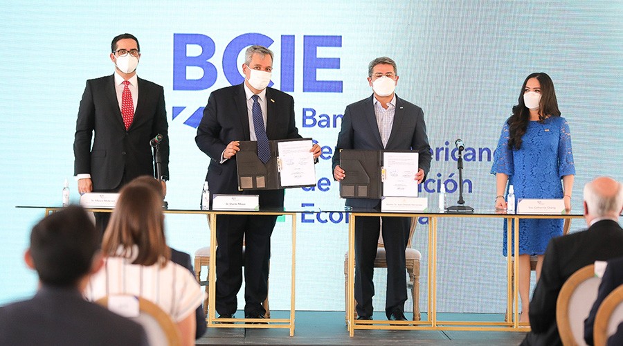 Honduras comprará 2,8 millones de dosis de vacunas con financiamiento del BCIE