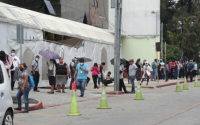 Suben afiliados pero baja aporte salarial: El contraste del empleo formal en Guatemala