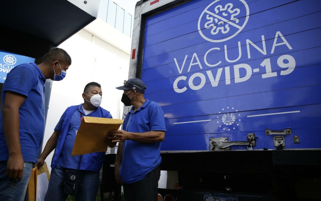 Llegan a Honduras 34.000 vacunas contra la covid-19 donadas por El Salvador