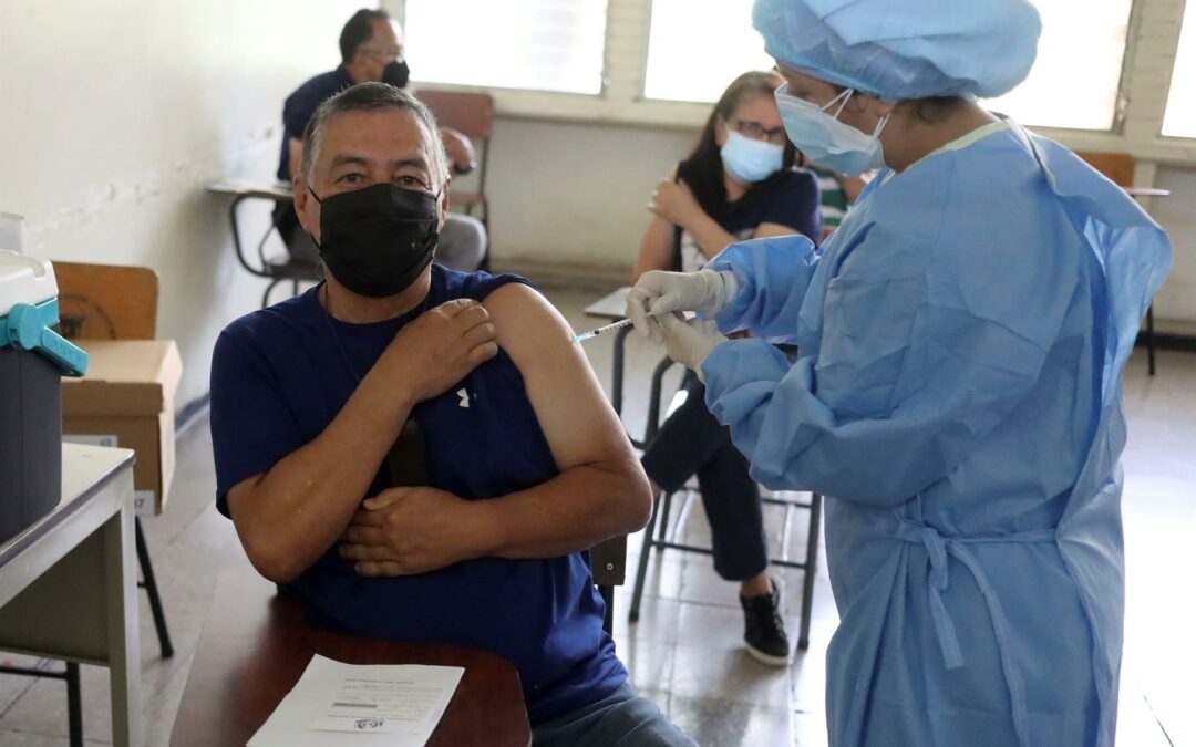 Autoridades hondureñas esperan cerrar junio con un millón de vacunados