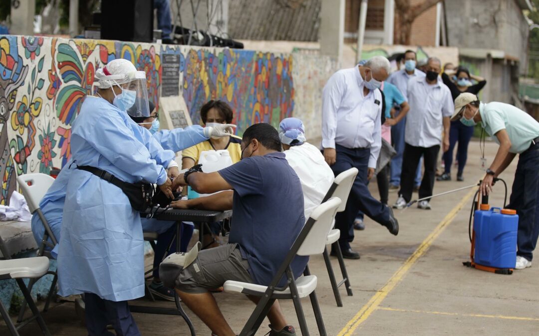 Costa Rica trabaja en el mecanismo para vacunar a los migrantes indocumentados