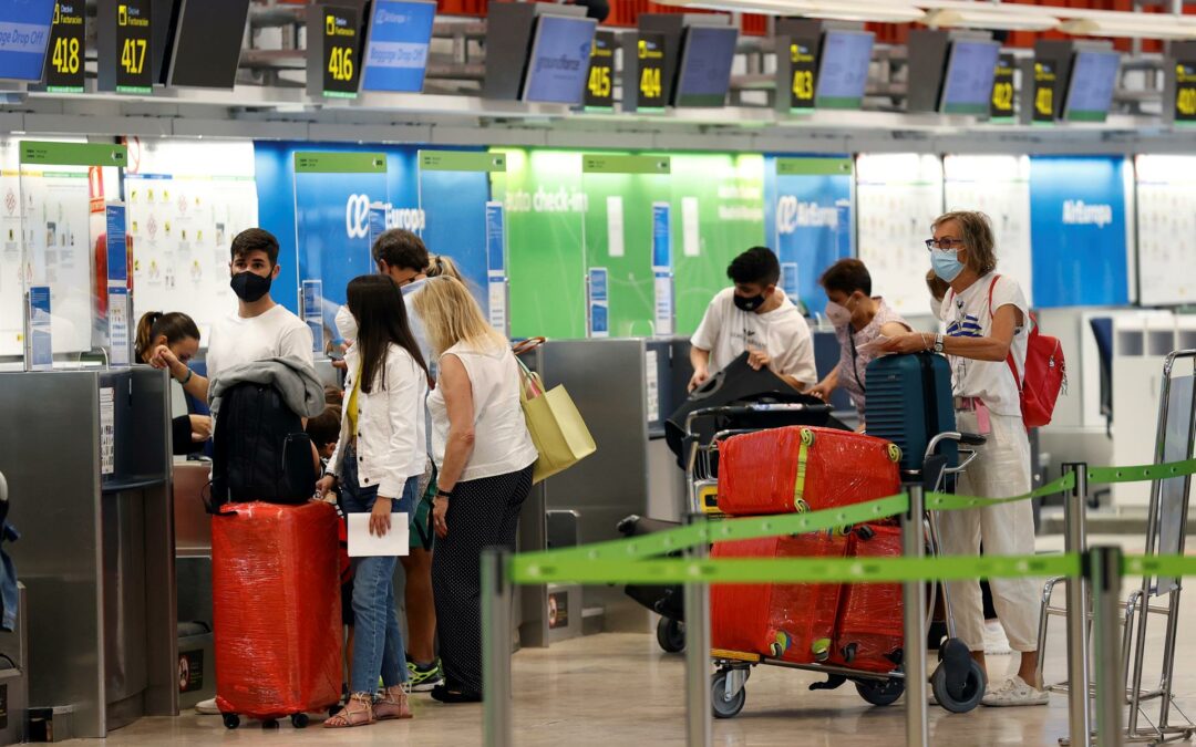 Tráfico de pasajeros cayó un 77 % en los aeropuertos europeos en el primer semestre