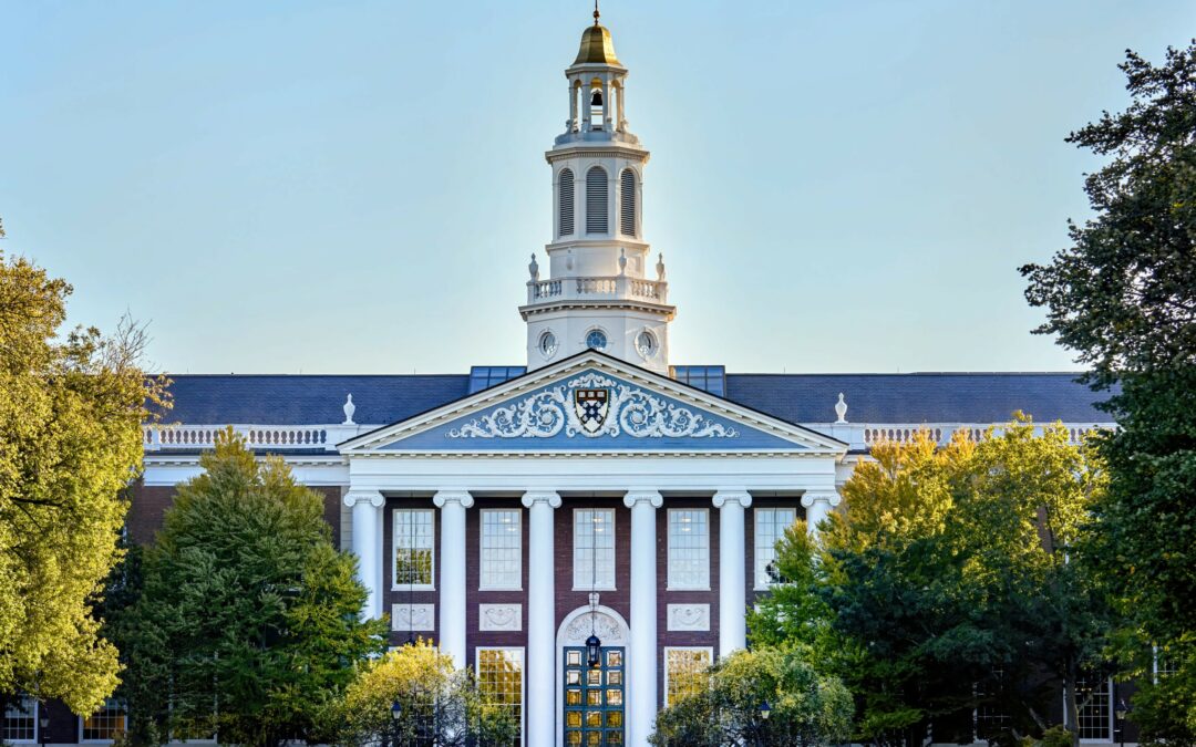 Caen un 17 % las solicitudes anticipadas para estudiar en la Universidad de Harvard