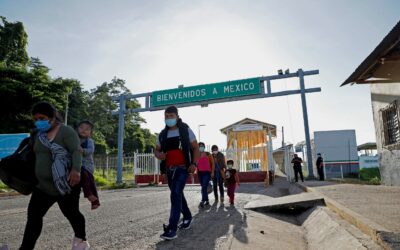 Guatemala analiza cómo auxiliar a deportados en punto fronterizo con México