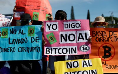 Salvadoreños salen a las calles para manifestarse en contra del bitcóin