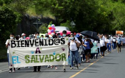 Cientos de salvadoreños invitan a jóvenes a quedarse en el país y no migrar