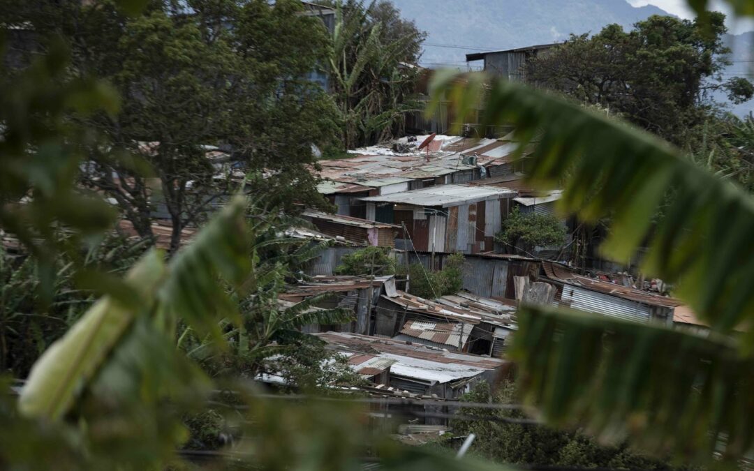 Pobreza baja 3,2 puntos y alcanza al 23 % de los hogares de Costa Rica