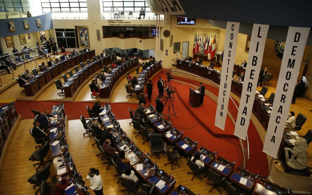 El Congreso de El Salvador ratifica la reelección presidencial indefinida