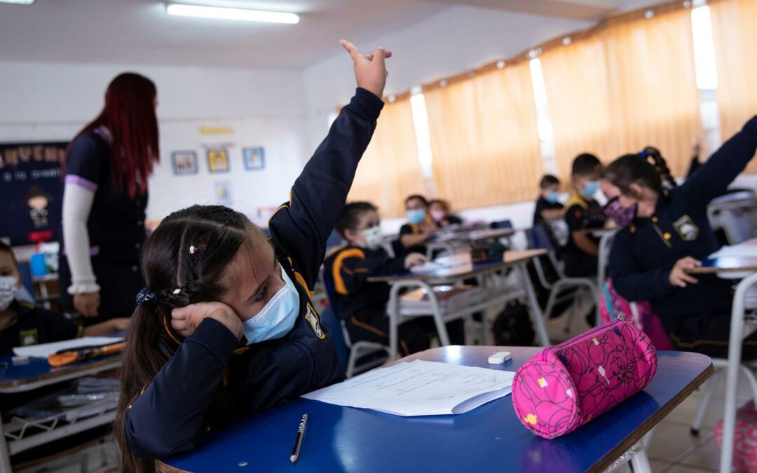 América Latina está lejos de sus metas educativas para 2030, según la Unesco