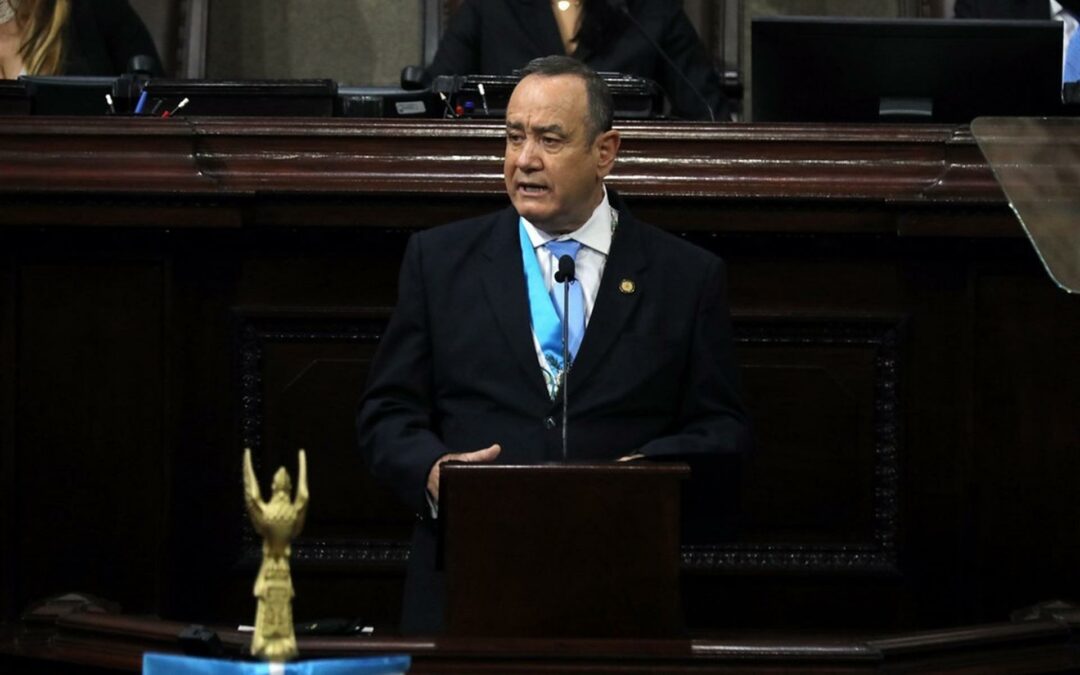 EE.UU. sanciona al expresidente de Guatemala Alejandro Giammattei y lo señala por corrupción