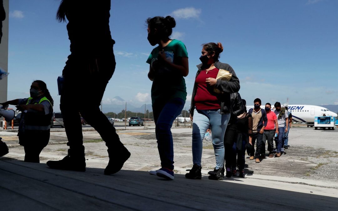 EE.UU. ha deportado a poco más de 12.000 migrantes guatemaltecos durante 2022