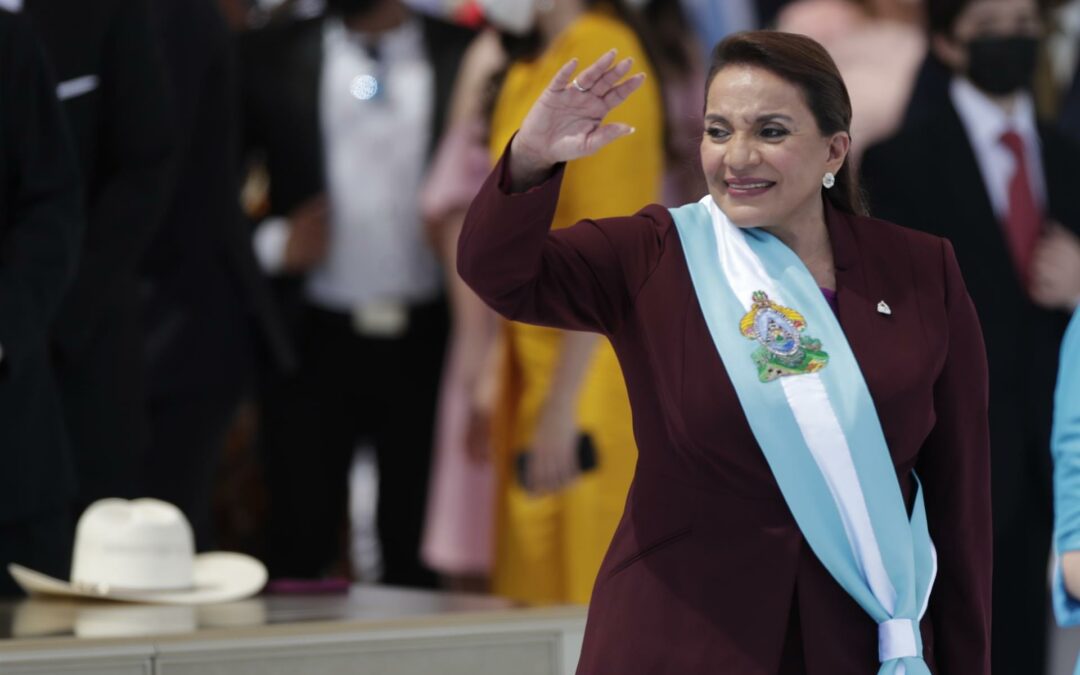 Castro: es un «hecho histórico» que una mujer sea la presidenta de Honduras