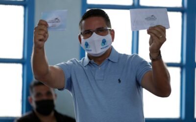 Fabricio Alvarado vota y pide apoyo para «vencer» la corrupción en Costa Rica