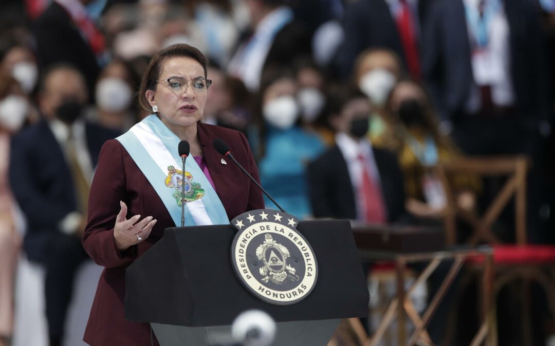 Presidenta de Honduras garantiza seguridad jurídica para atraer inversiones