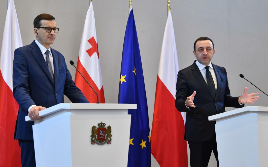 Polonia pide más sanciones a Rusia por «cada casa bombardeada» en Ucrania