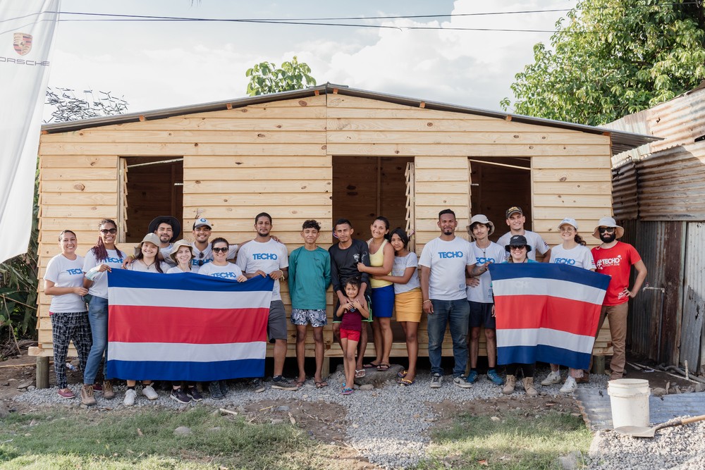 Porsche Costa Rica beneficia a familias puntarenenses con viviendas transicionales
